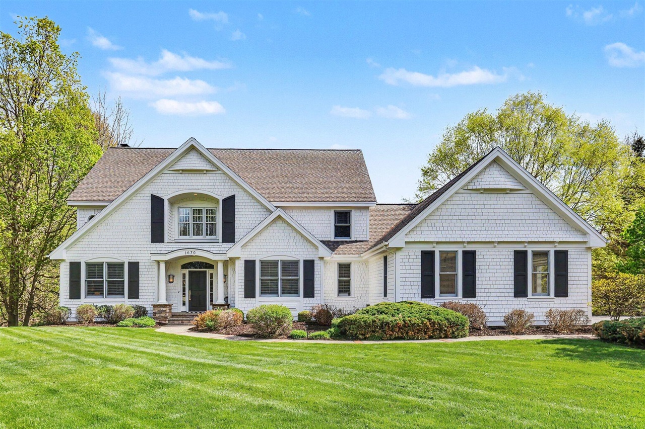 Single family home for sale at 1670 Flowers Xing Dr, Grand Rapids, MI 49525 | MLS# 70558291