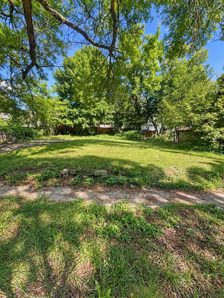 Land for sale at 1215 Williams St, Jackson, MI 49203 | MLS# 70558309