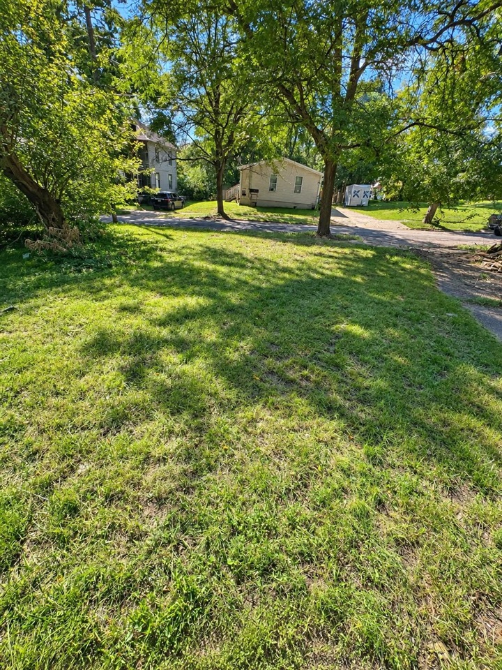 Photo 3 of Land for sale at 1215 Williams St, Jackson, MI 49203 | MLS# 70558309 | Listing updated on 2026-09-17