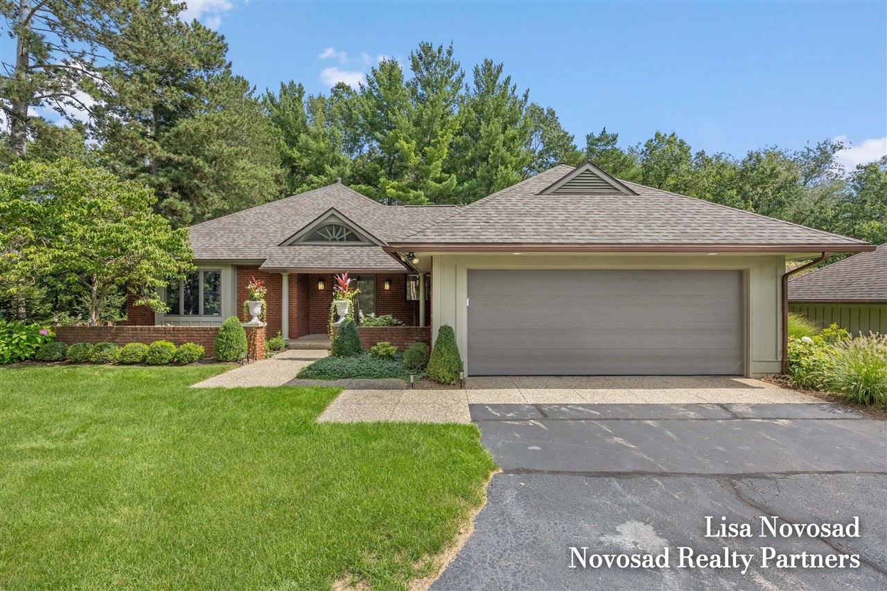 Photo 1 of Condo for sale at 3589 Charlevoix Dr, Grand Rapids, MI 49546 | MLS# 70558350 | Listing updated on 2026-09-18