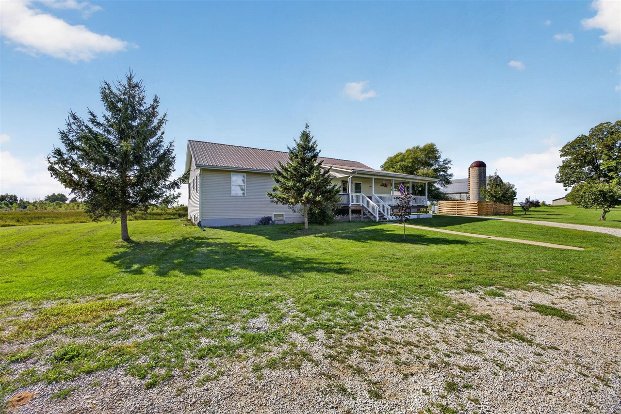Photo 2 of Single family home for sale at 4085 N Whiteville Rd, Rosebush, MI 48878 | MLS# 70558369 | Listing updated on 2026-09-14