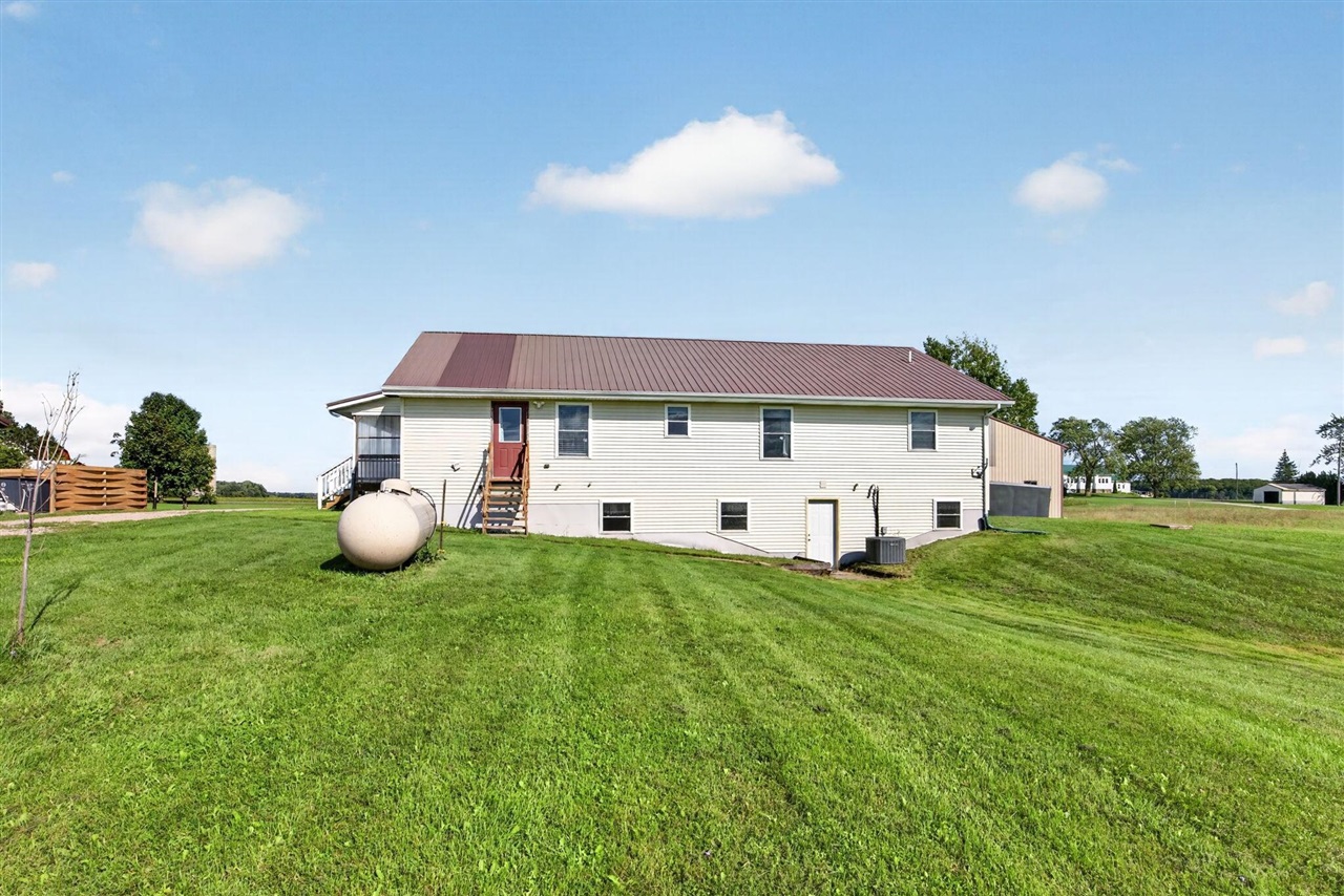 Photo 3 of Single family home for sale at 4085 N Whiteville Rd, Rosebush, MI 48878 | MLS# 70558369 | Listing updated on 2026-09-14