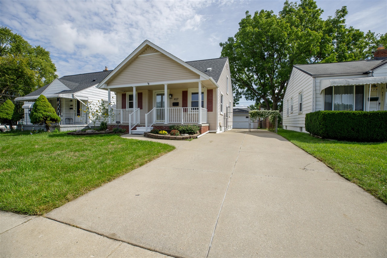 Photo 2 of Single family home for sale at 4127 Winifred St, Wayne, MI 48184 | MLS# 70558384 | Listing updated on 2026-09-14