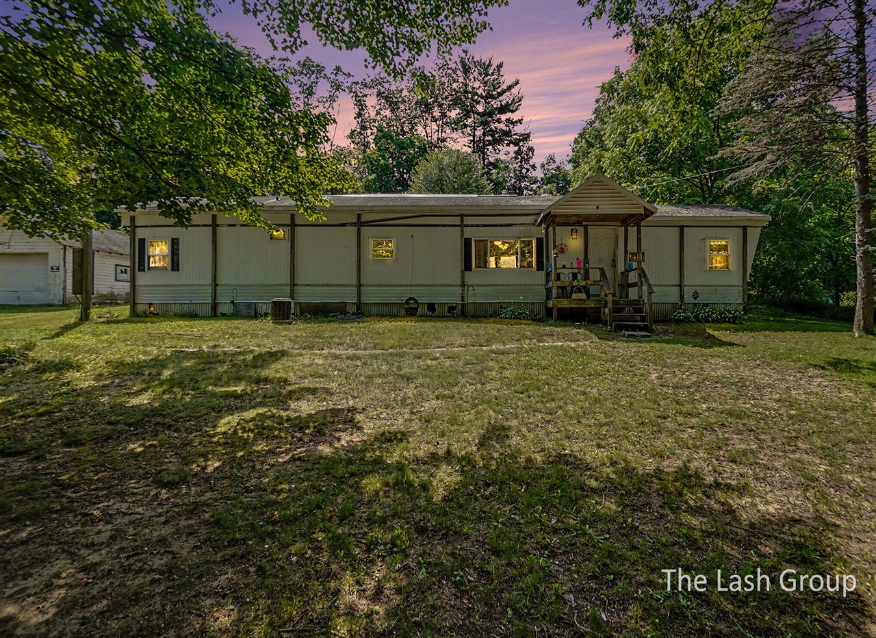 Photo 1 of Single family home for sale at 1665 S Forest Hills Dr, White Cloud, MI 49349 | MLS# 70558391 | Listing updated on 2026-09-13