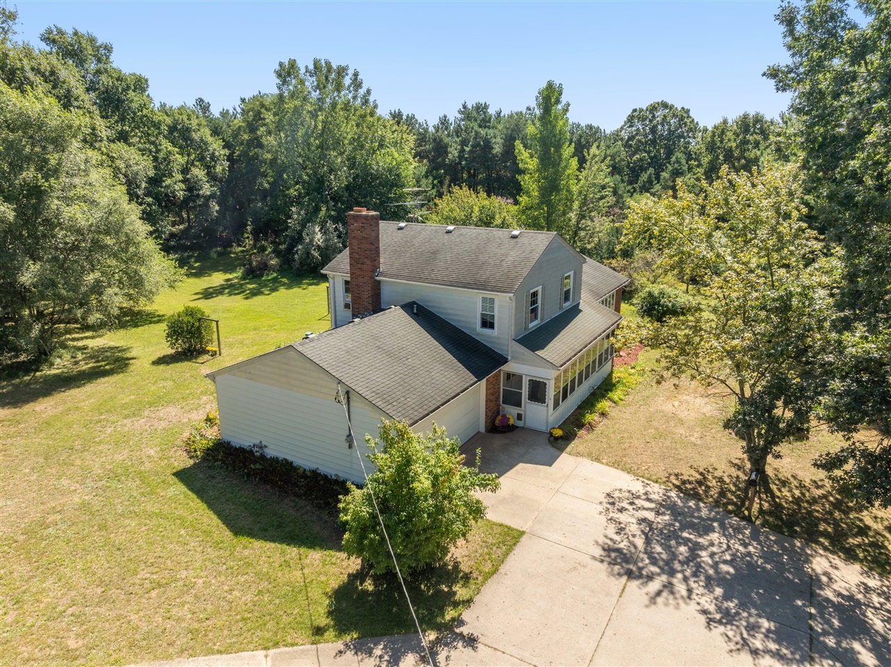 Photo 4 of Single family home for sale at 8580 Young Ave, Rockford, MI 49341 | MLS# 70558408 | Listing updated on 2026-09-14