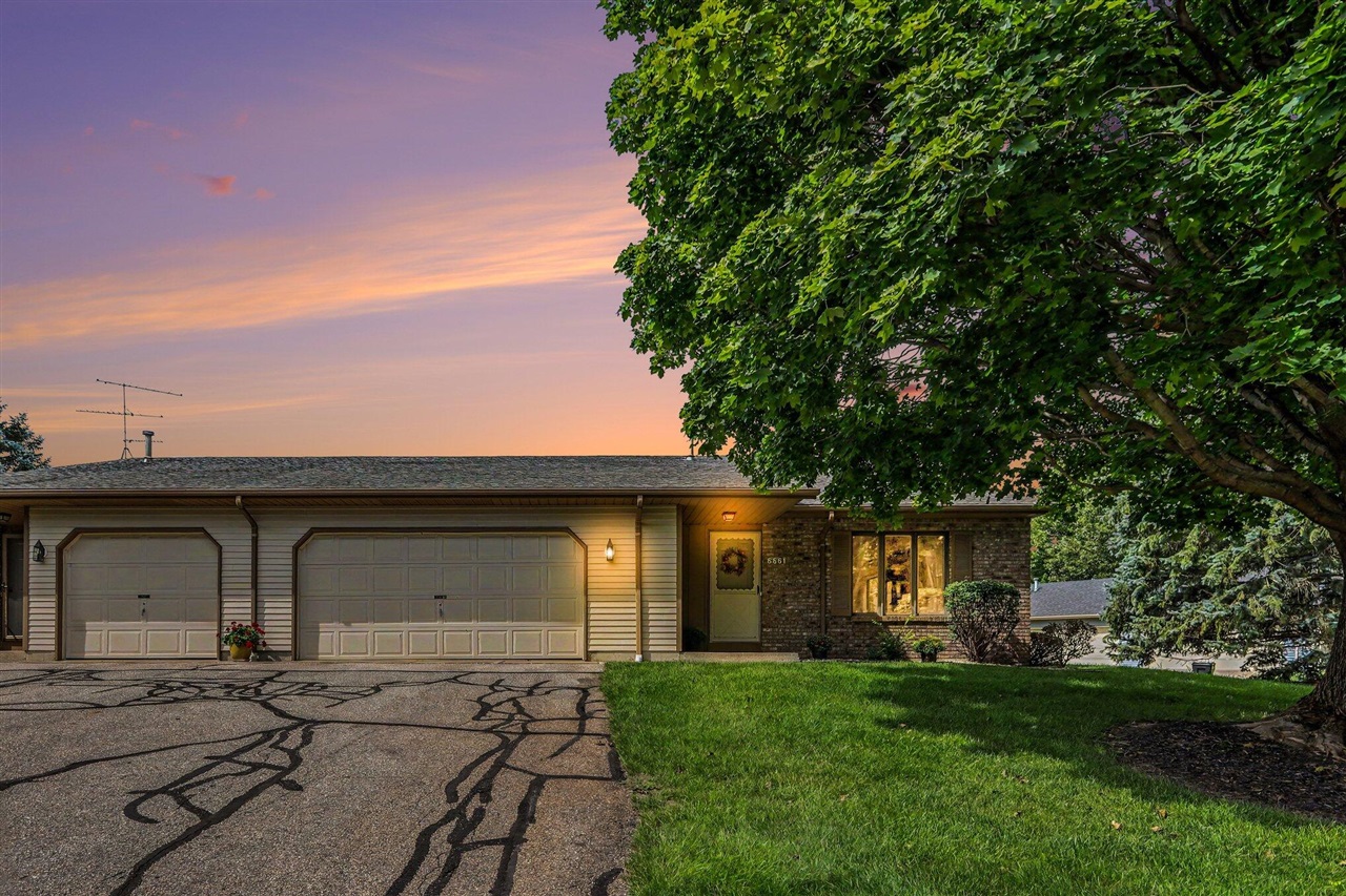 Condo for sale at 6661 Leisure Crk Dr, Caledonia, MI 49316 | MLS# 70558434