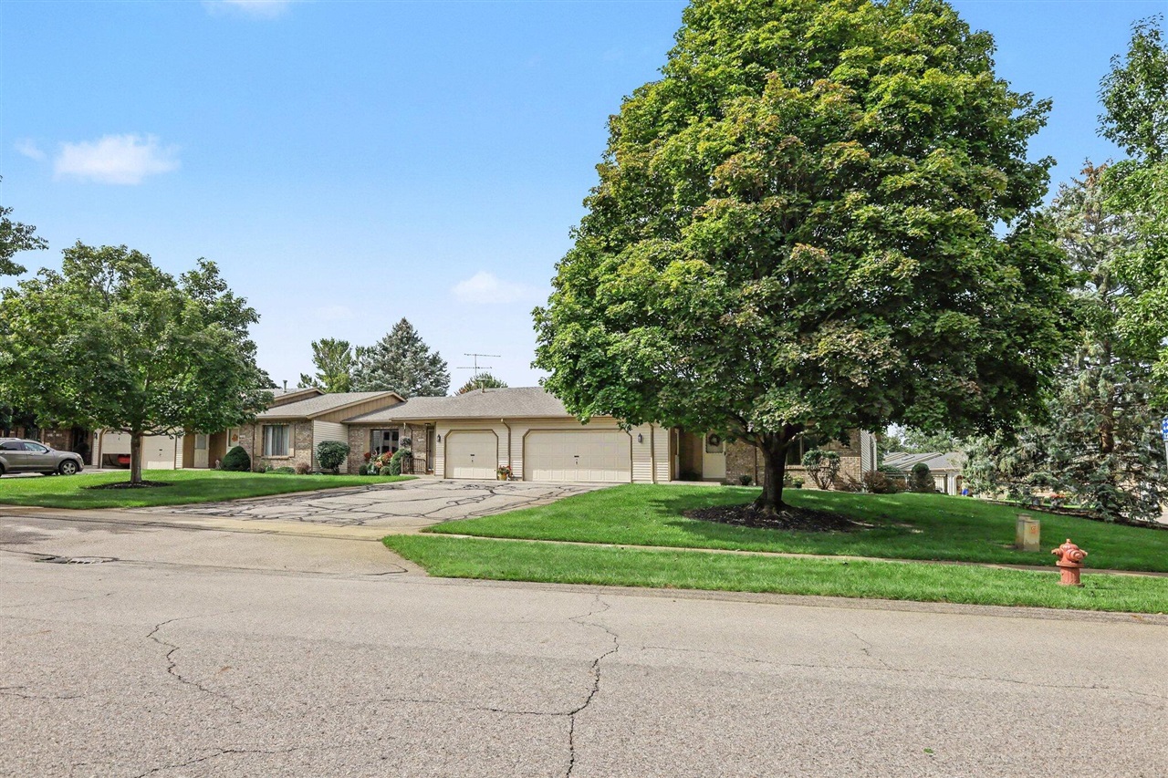Photo 2 of Condo for sale at 6661 Leisure Crk Dr, Caledonia, MI 49316 | MLS# 70558434 | Listing updated on 2026-09-18