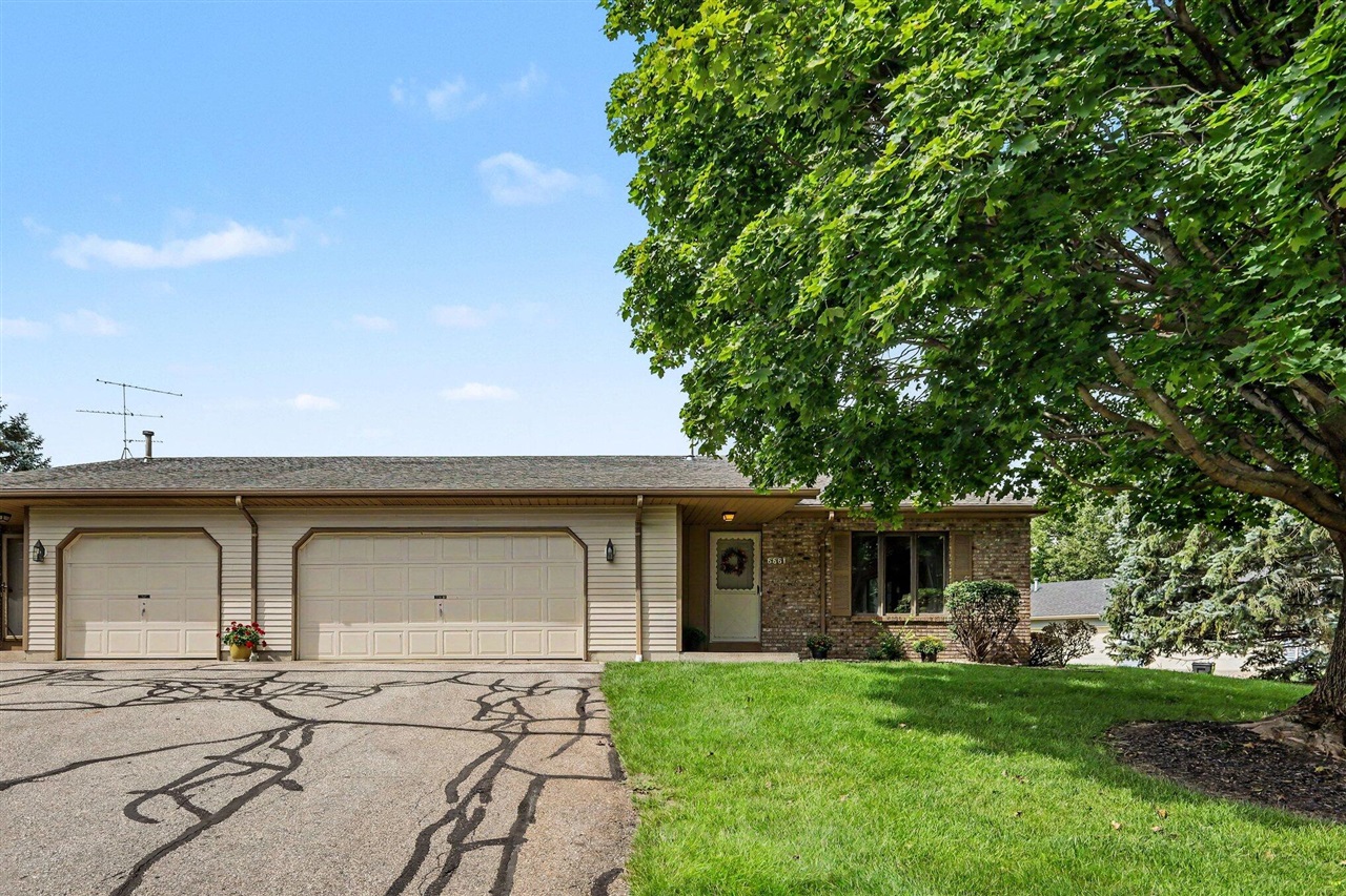 Photo 3 of Condo for sale at 6661 Leisure Crk Dr, Caledonia, MI 49316 | MLS# 70558434 | Listing updated on 2026-09-18