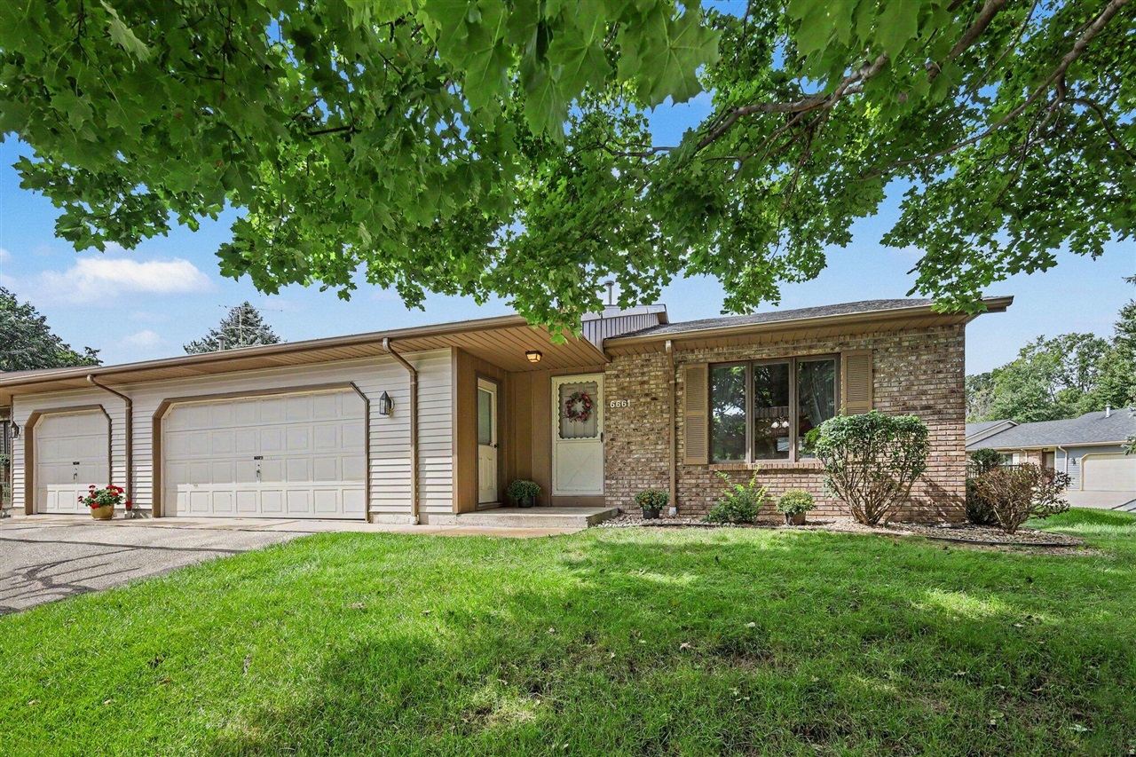 Photo 3 of Condo for sale at 6661 Leisure Crk Dr, Caledonia, MI 49316 | MLS# 70558434 | Listing updated on 2026-09-18