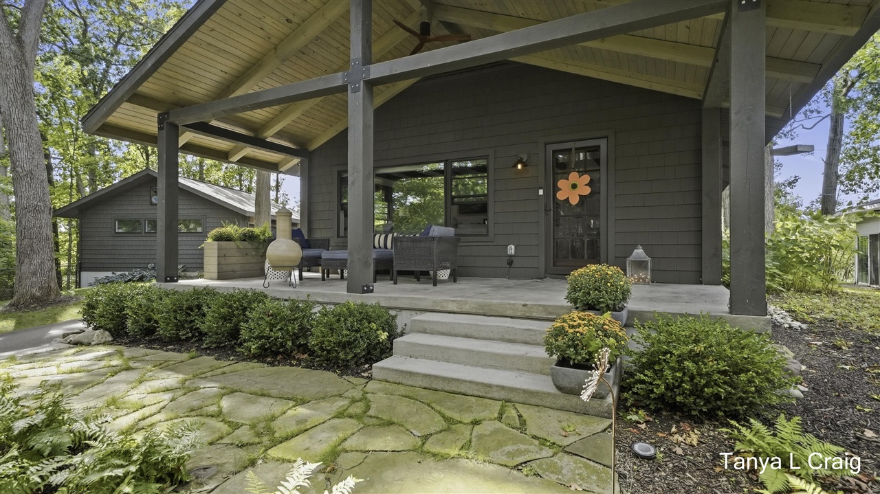 Photo 3 of Sale Pending at 3652 Reeds Lake Blvd, Grand Rapids, MI 49506 | MLS# 70558480 | Listing updated on 2026-09-17
