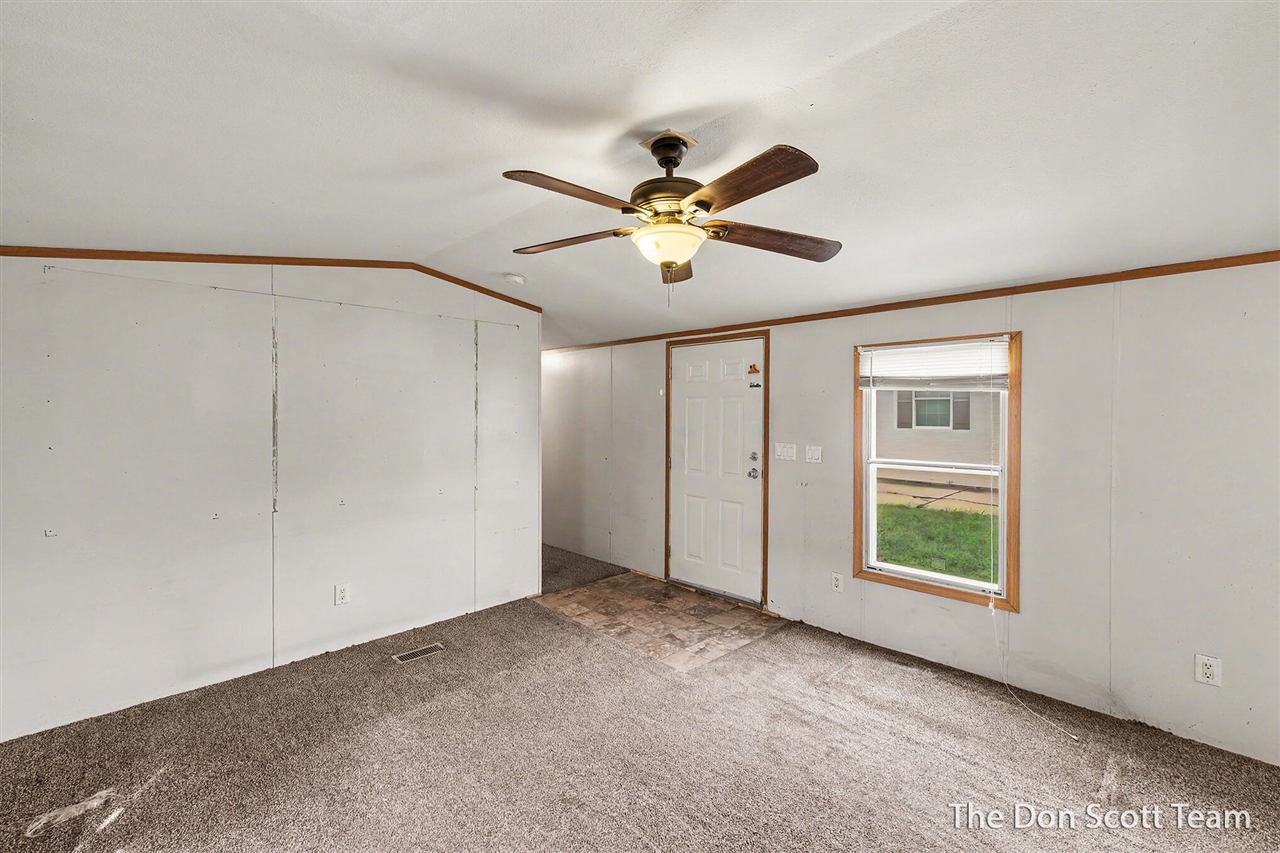 Photo 4 of Single family home for sale at 3662 Mount Blanc St, Grand Rapids, MI 49544 | MLS# 70558484 | Listing updated on 2026-10-06