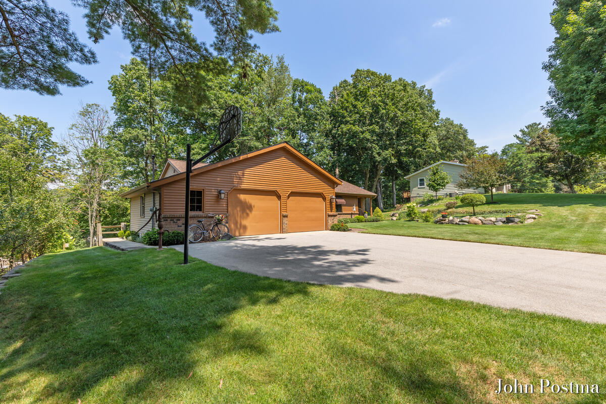 Photo 3 of Sale Pending at 7786 Thornapple Byp Dr, Grand Rapids, MI 49512 | MLS# 70558525 | Listing updated on 2026-10-07