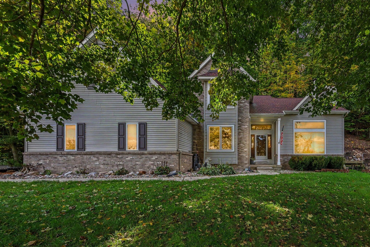 Photo 2 of Single family home for sale at 8824 Grand River Dr, Ada, MI 49301 | MLS# 70558622 | Listing updated on 2026-10-06