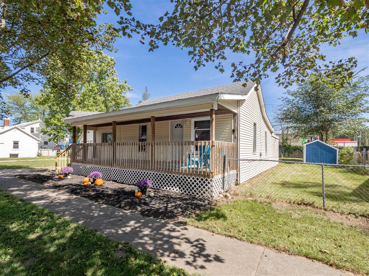 Photo 3 of Single family home for sale at 118 S West, Lawton, MI 49065 | MLS# 70558625 | Listing updated on 2026-09-15