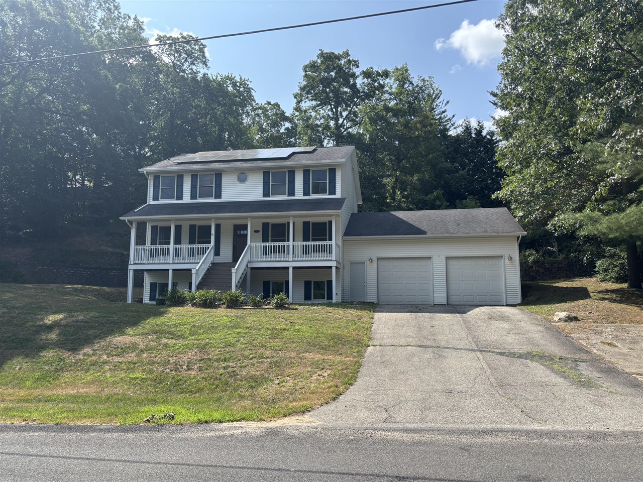 Photo 1 of Single family home for sale at 4160 Knapp Valley Dr, Grand Rapids, MI 49525 | MLS# 70558683 | Listing updated on 2026-09-17