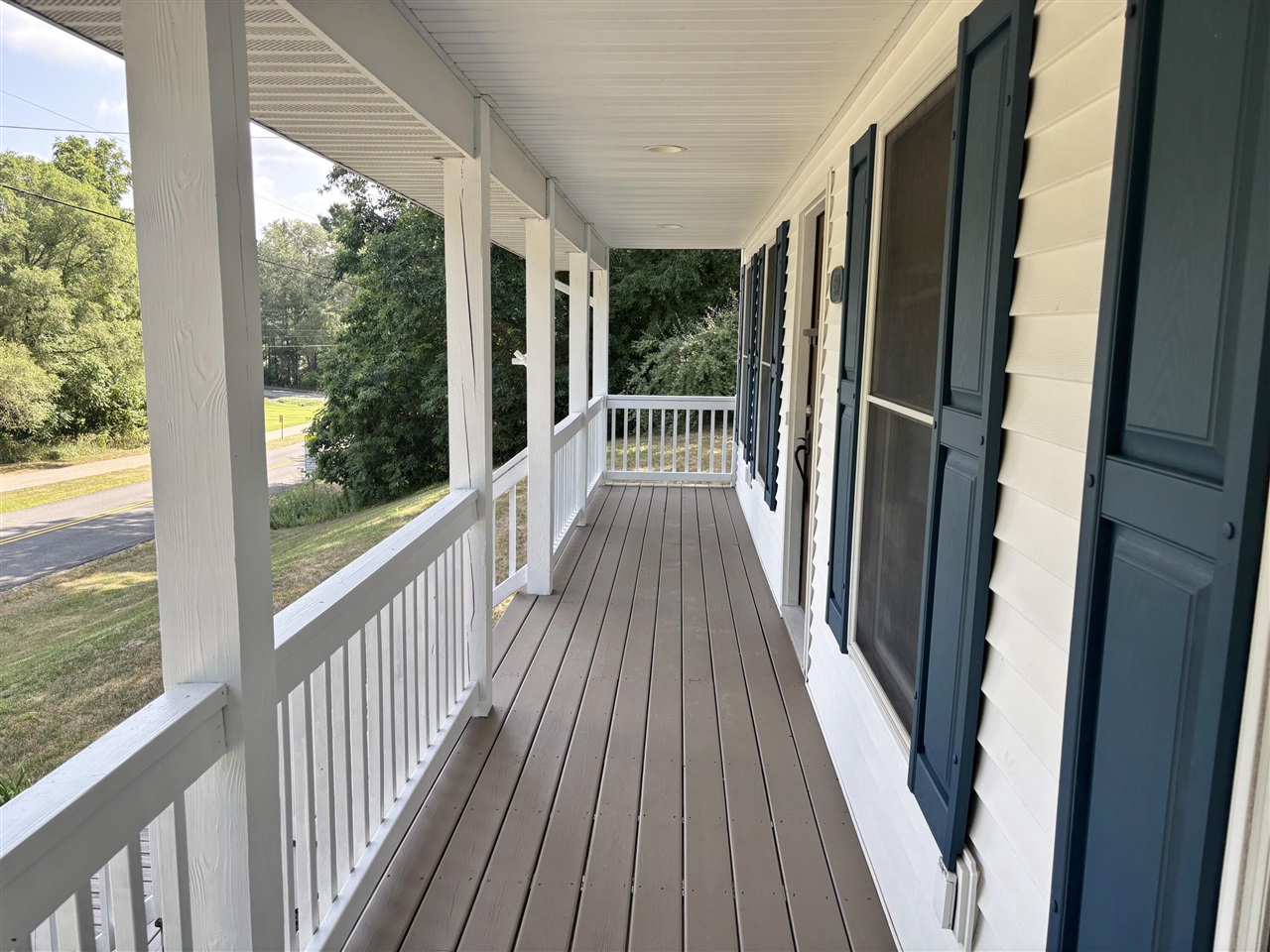 Photo 3 of Single family home for sale at 4160 Knapp Valley Dr, Grand Rapids, MI 49525 | MLS# 70558683 | Listing updated on 2026-09-17