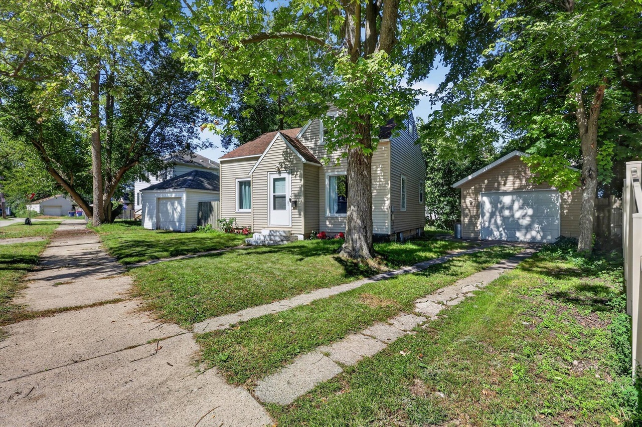 Photo 3 of Single family home for sale at 1111 Orville St, Grand Rapids, MI 49507 | MLS# 70558691 | Listing updated on 2026-09-16
