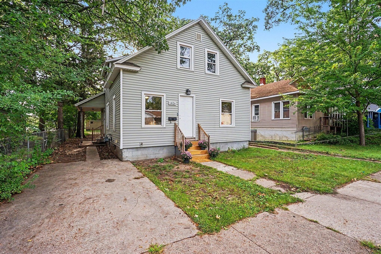 Photo 1 of Single family home for sale at 1826 Mc Ilwraith St, Muskegon, MI 49442 | MLS# 70558710 | Listing updated on 2026-09-15