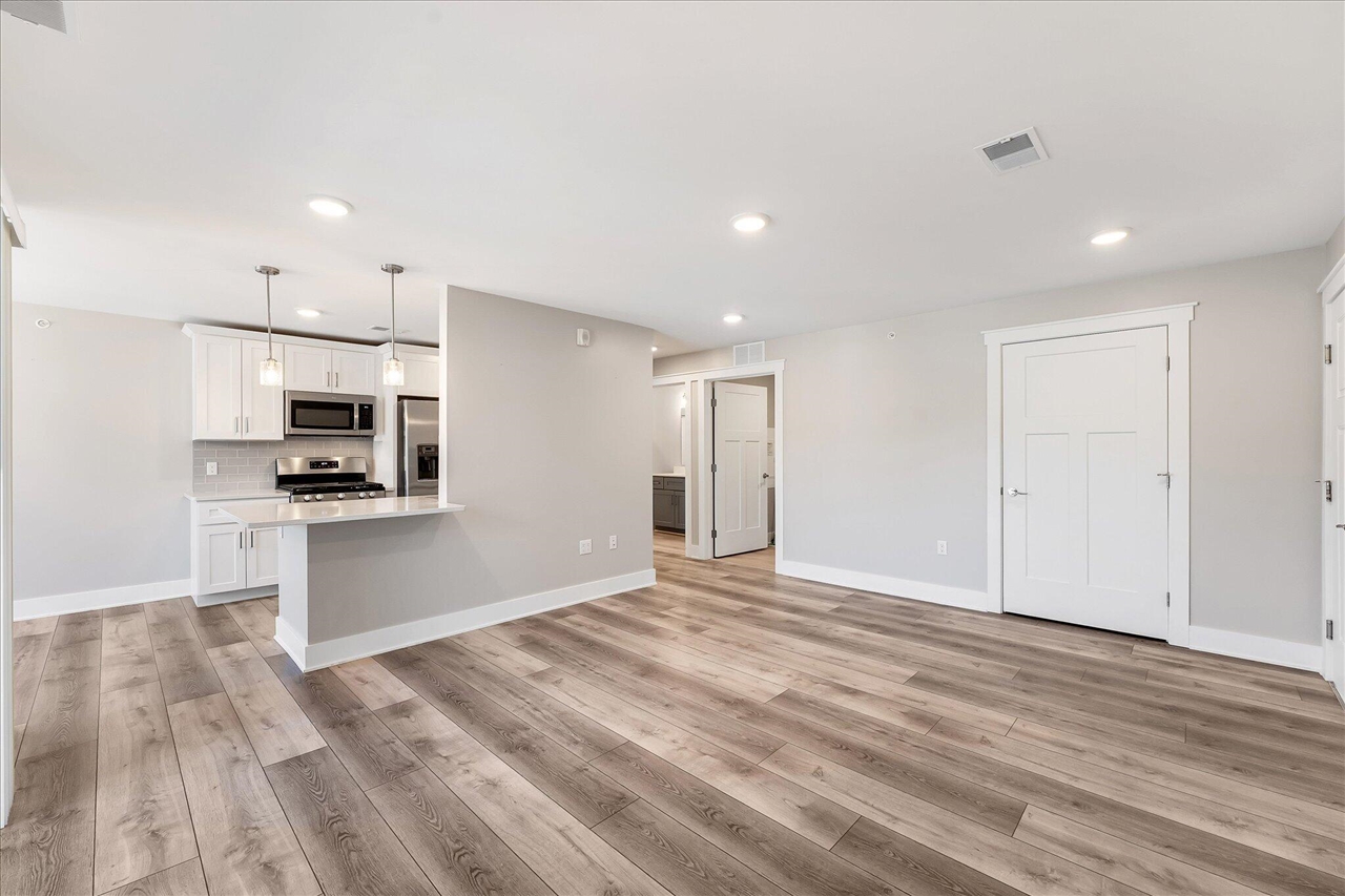 Listing Photo 5 - Condo for sale in building located at 3167 Blairview Pkwy, Kentwood, MI 49512 - Unit #203