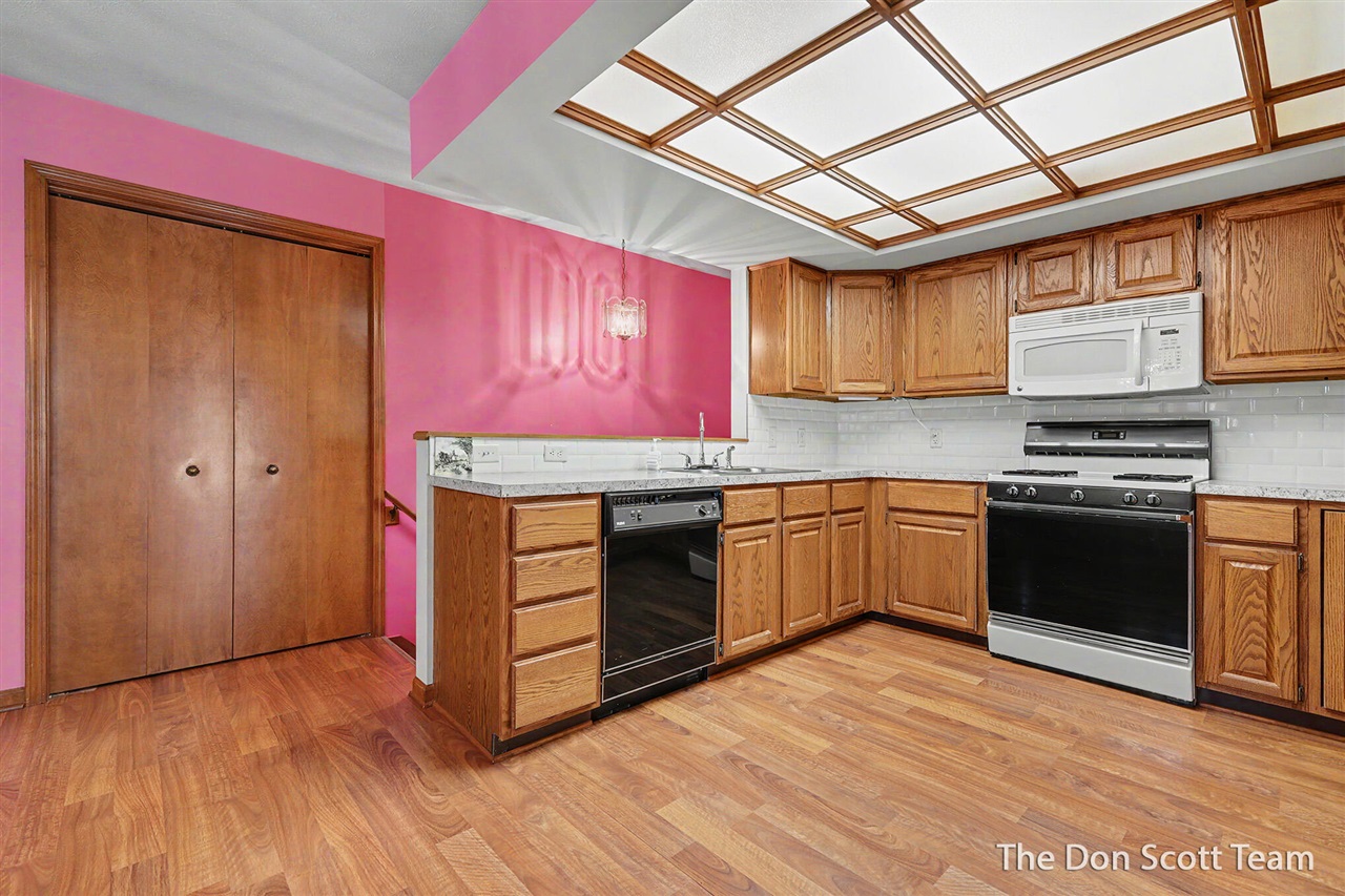 Photo 4 of Condo for sale at 1134 Amberwood W Dr, Byron Center, MI 49315 | MLS# 70558719 | Listing updated on 2026-09-16