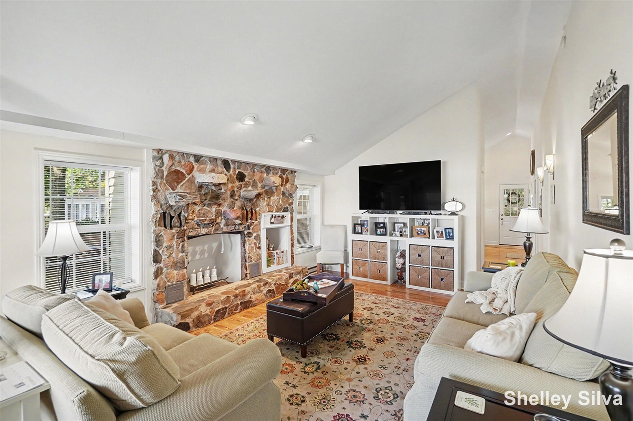 Photo 4 of Single family home for sale at 3220 Wolf Lake Dr, Baldwin, MI 49304 | MLS# 70558809 | Listing updated on 2026-09-18