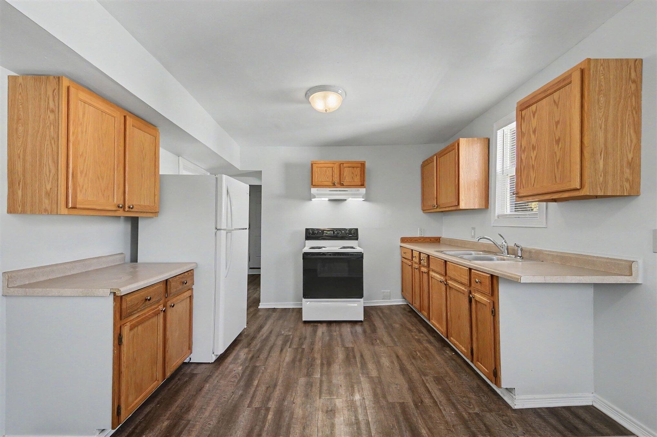 Photo 4 of Sale Pending at 1008 Baxter St, Grand Rapids, MI 49506 | MLS# 70558817 | Listing updated on 2026-09-19