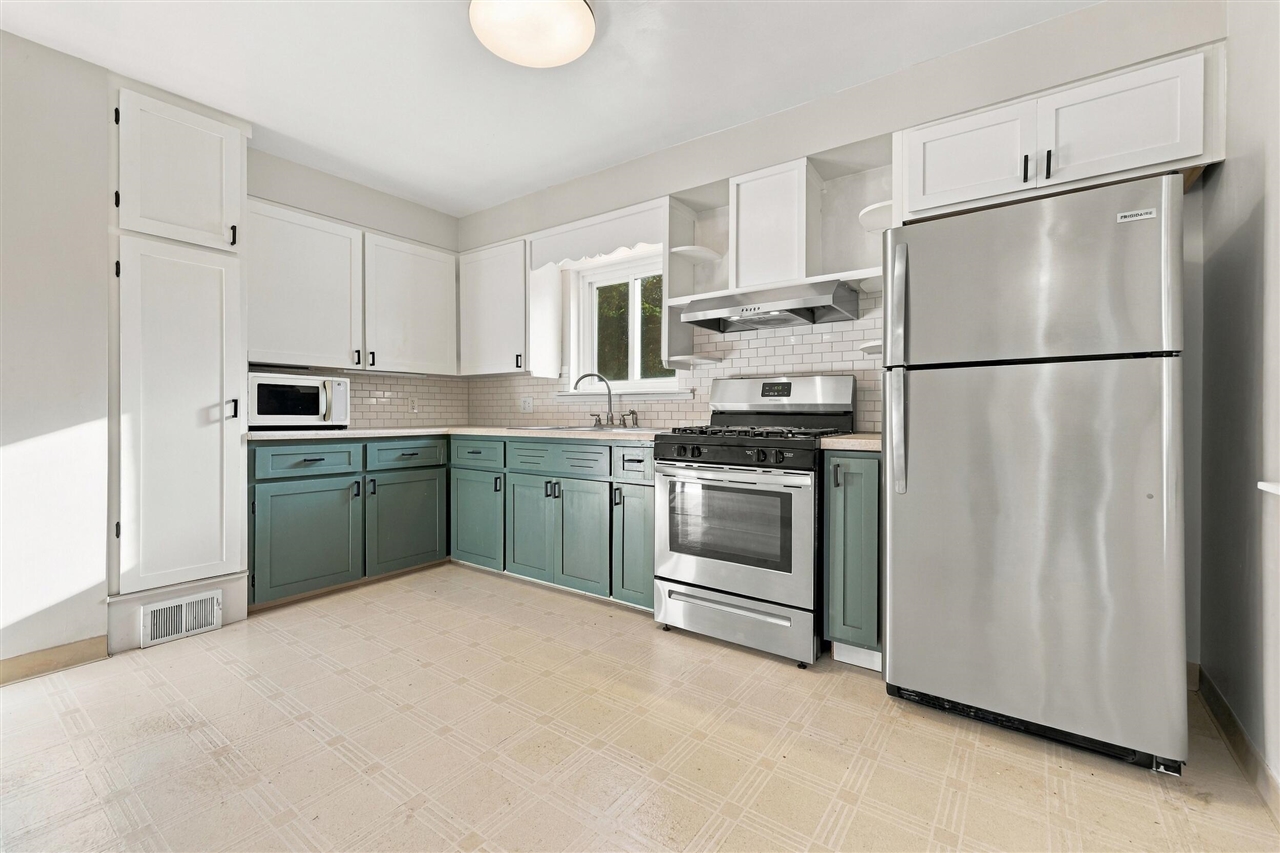 Photo 3 of Single family home for sale at 44 Covell Ave, Grand Rapids, MI 49504 | MLS# 70558819 | Listing updated on 2026-09-18