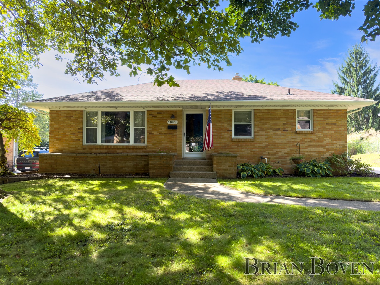 Photo 1 of Single family home for sale at 1857 Houseman Ave, Grand Rapids, MI 49505 | MLS# 70558830 | Listing updated on 2026-09-16
