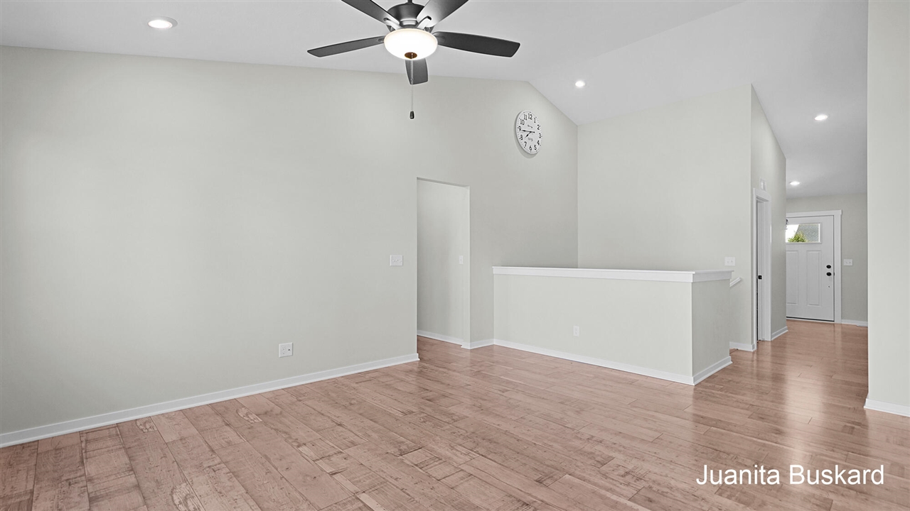 Photo 4 of Single family home for sale at 5862 Amur Dr, Wyoming, MI 49418 | MLS# 70558839 | Listing updated on 2026-09-16