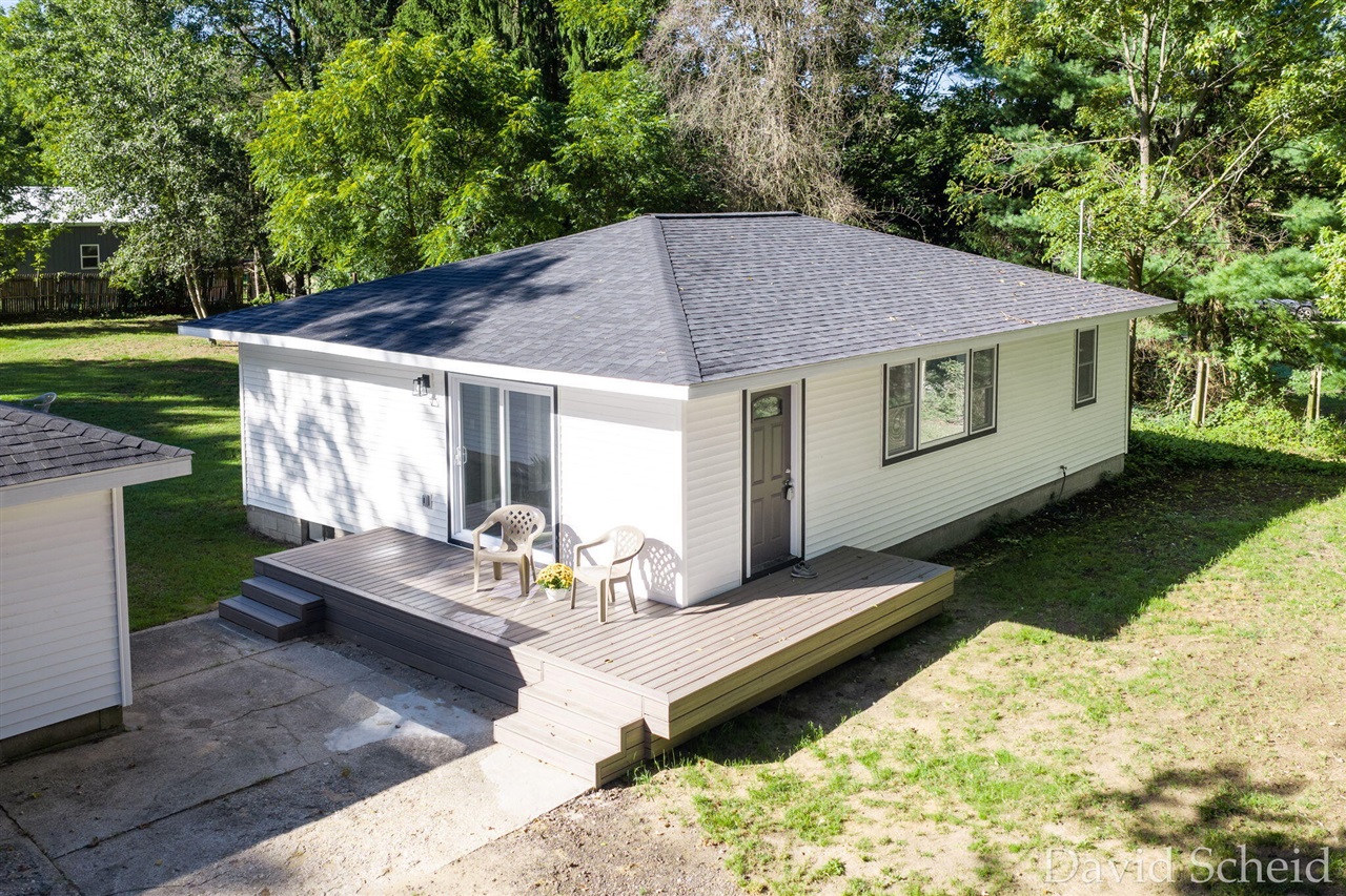 Photo 2 of Sale Pending at 62 Flt River Dr, Lowell, MI 49331 | MLS# 70558840 | Listing updated on 2026-09-21