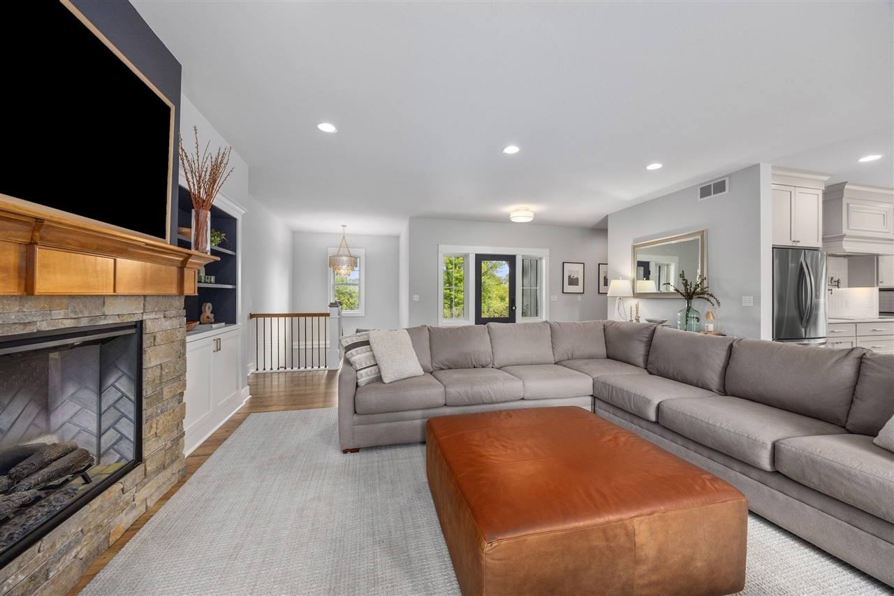 Photo 3 of Single family home for sale at 5007 Twin Crk Ests Dr, Rockford, MI 49341 | MLS# 70558858 | Listing updated on 2026-09-18