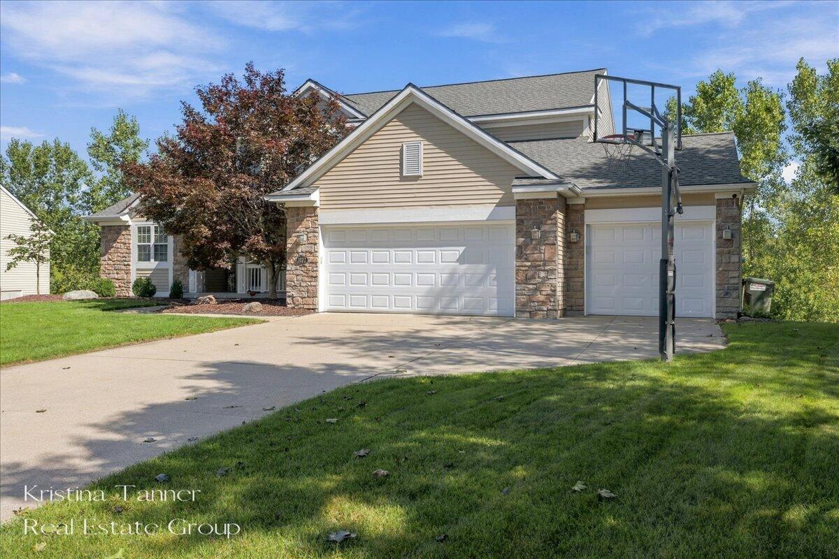 Photo 4 of Single family home for sale at 1172 Dogwood Meadows Dr, Ada, MI 49301 | MLS# 70558871 | Listing updated on 2026-09-28