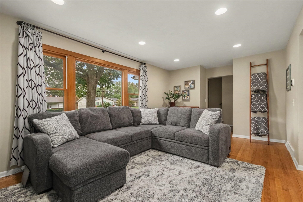 Photo 3 of Sale Pending at 2623 Valley Ave, Grand Rapids, MI 49544 | MLS# 70558899 | Listing updated on 2026-09-18