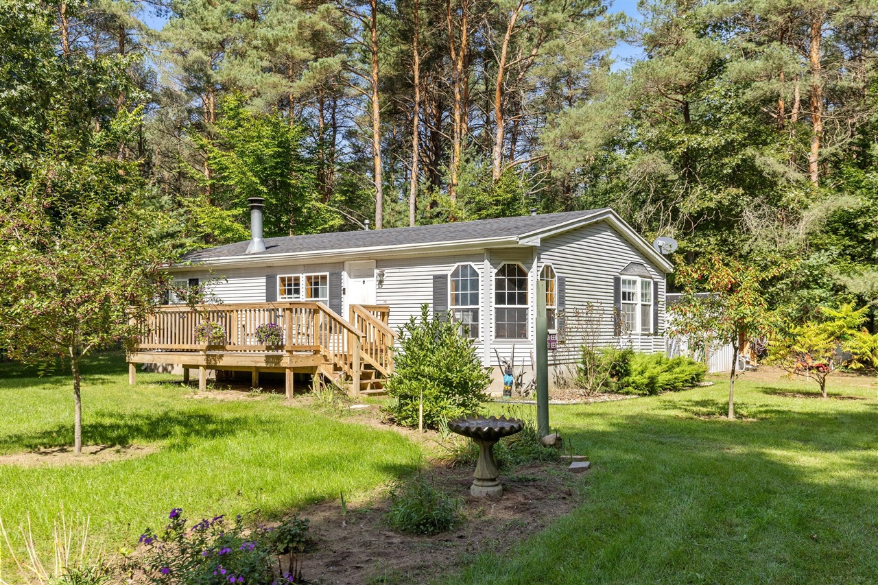 Photo 3 of Single family home for sale at 13113 Pinewood St, Gowen, MI 49326 | MLS# 70558918 | Listing updated on 2026-09-16