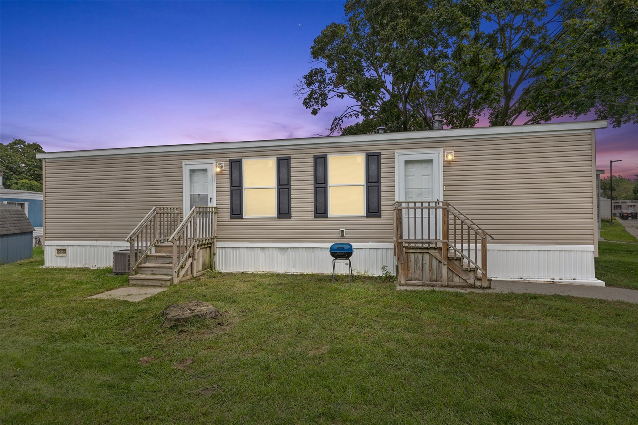 Photo 1 of Single family home for sale at 195 S Green Meadow St, Grand Rapids, MI 49548 | MLS# 70558935 | Listing updated on 2026-09-19