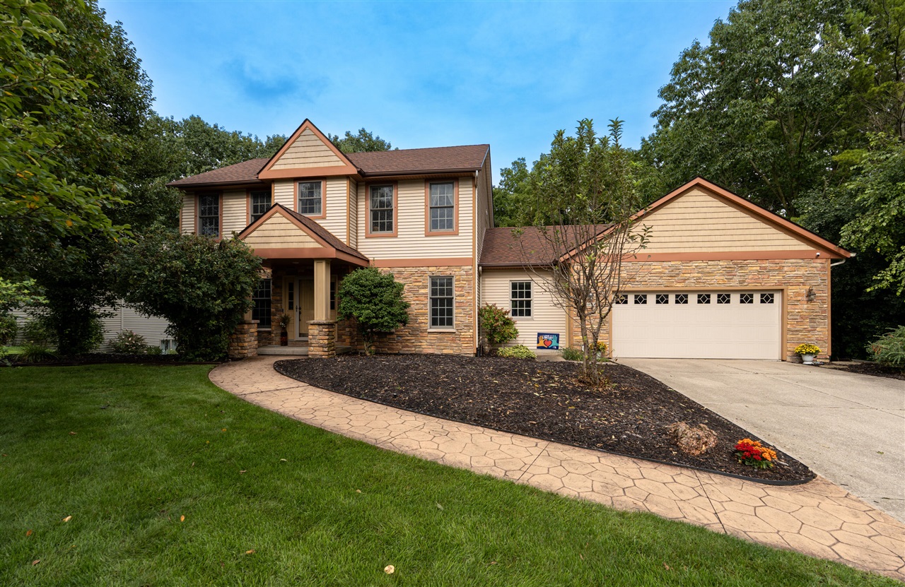 Photo 1 of Single family home for sale at 1621 Falcon Crst Dr, Grand Rapids, MI 49525 | MLS# 70558941 | Listing updated on 2026-09-17