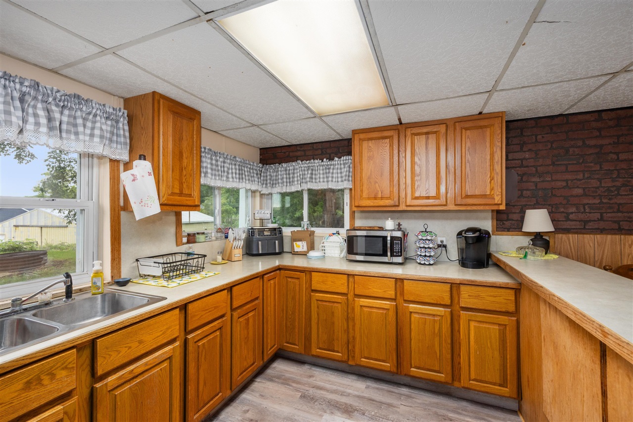 Photo 4 of Multi family home for sale at 11701 Schuilling Dr, Sparta, MI 49345 | MLS# 70558984 | Listing updated on 2026-09-18