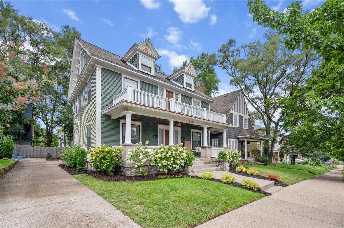 Photo 3 of Single family home for sale at 631 Paris Ave, Grand Rapids, MI 49503 | MLS# 70558991 | Listing updated on 2026-09-17