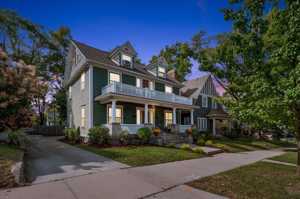 Photo 4 of Single family home for sale at 631 Paris Ave, Grand Rapids, MI 49503 | MLS# 70558991 | Listing updated on 2026-09-17