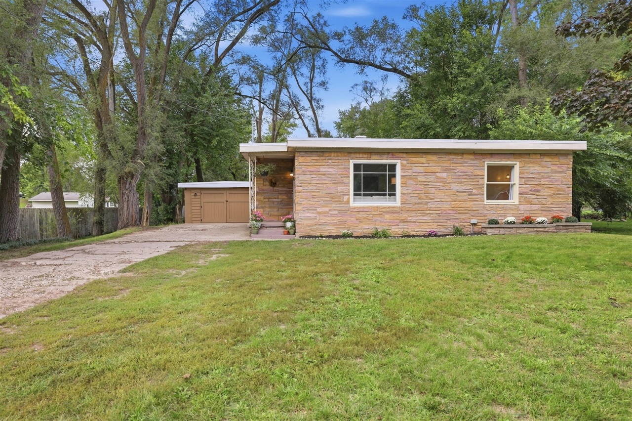 Photo 1 of Single family home for sale at 2525 Rogue River Rd, Belmont, MI 49306 | MLS# 70559008 | Listing updated on 2026-09-18