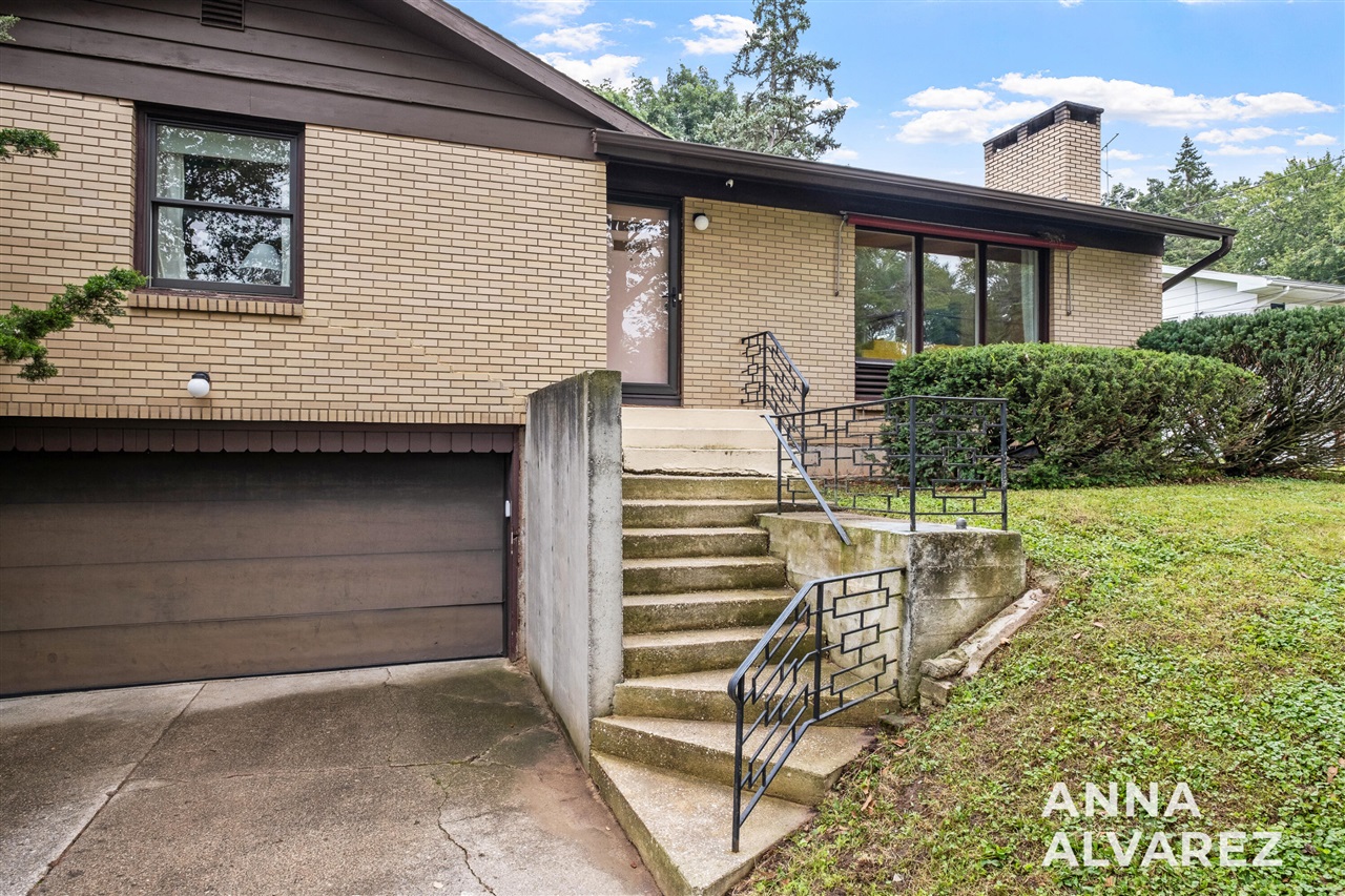 Photo 2 of Single family home for sale at 3404 Senora Ave, Grand Rapids, MI 49508 | MLS# 70559015 | Listing updated on 2026-09-18