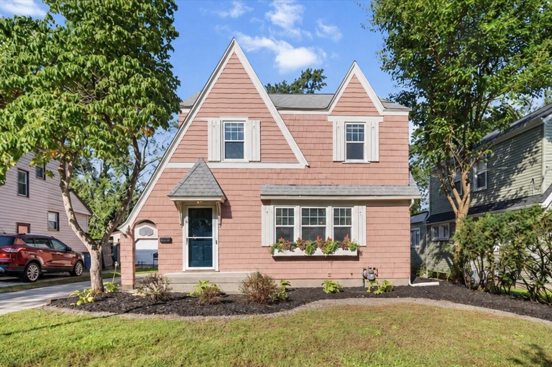 Single family home for sale at 1515 Calvin Ave, Grand Rapids, MI 49507 | MLS# 70559029