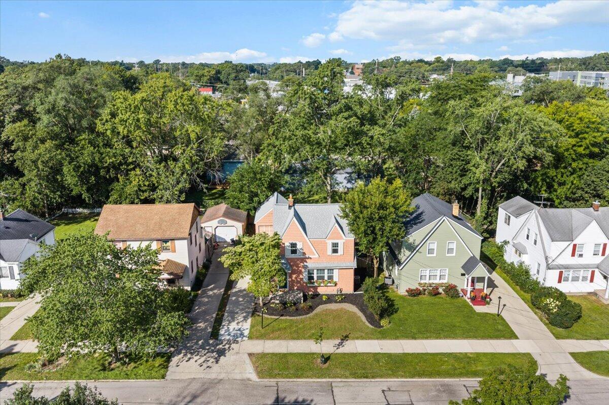 Photo 1 of Single family home for sale at 1515 Calvin Ave, Grand Rapids, MI 49507 | MLS# 70559029 | Listing updated on 2026-09-18