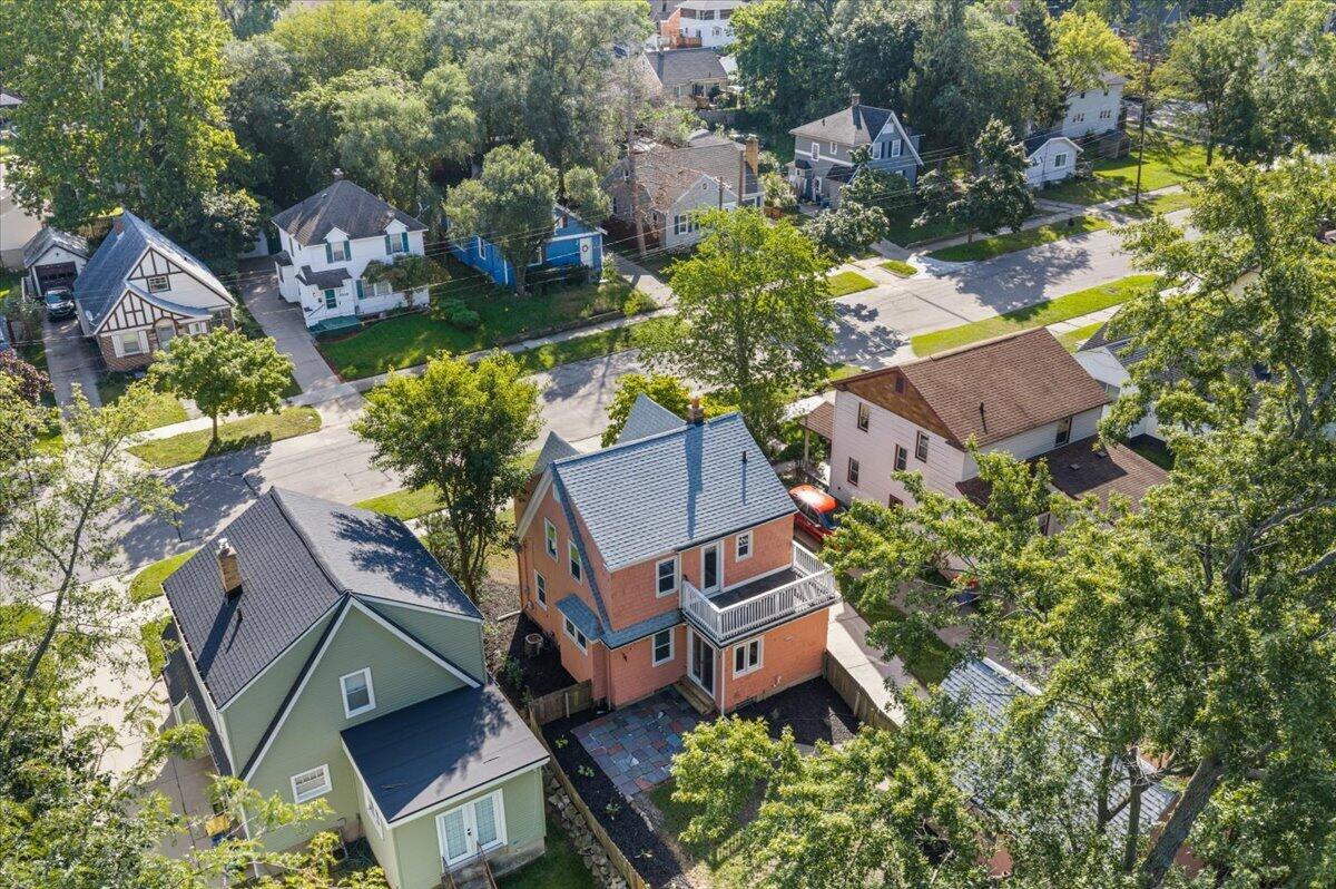 Photo 2 of Single family home for sale at 1515 Calvin Ave, Grand Rapids, MI 49507 | MLS# 70559029 | Listing updated on 2026-09-18
