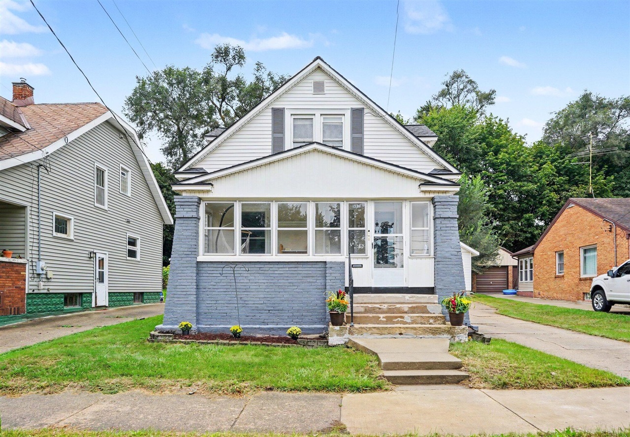 Photo 2 of Single family home for sale at 1537 Powers Ave, Grand Rapids, MI 49504 | MLS# 70559031 | Listing updated on 2026-10-08