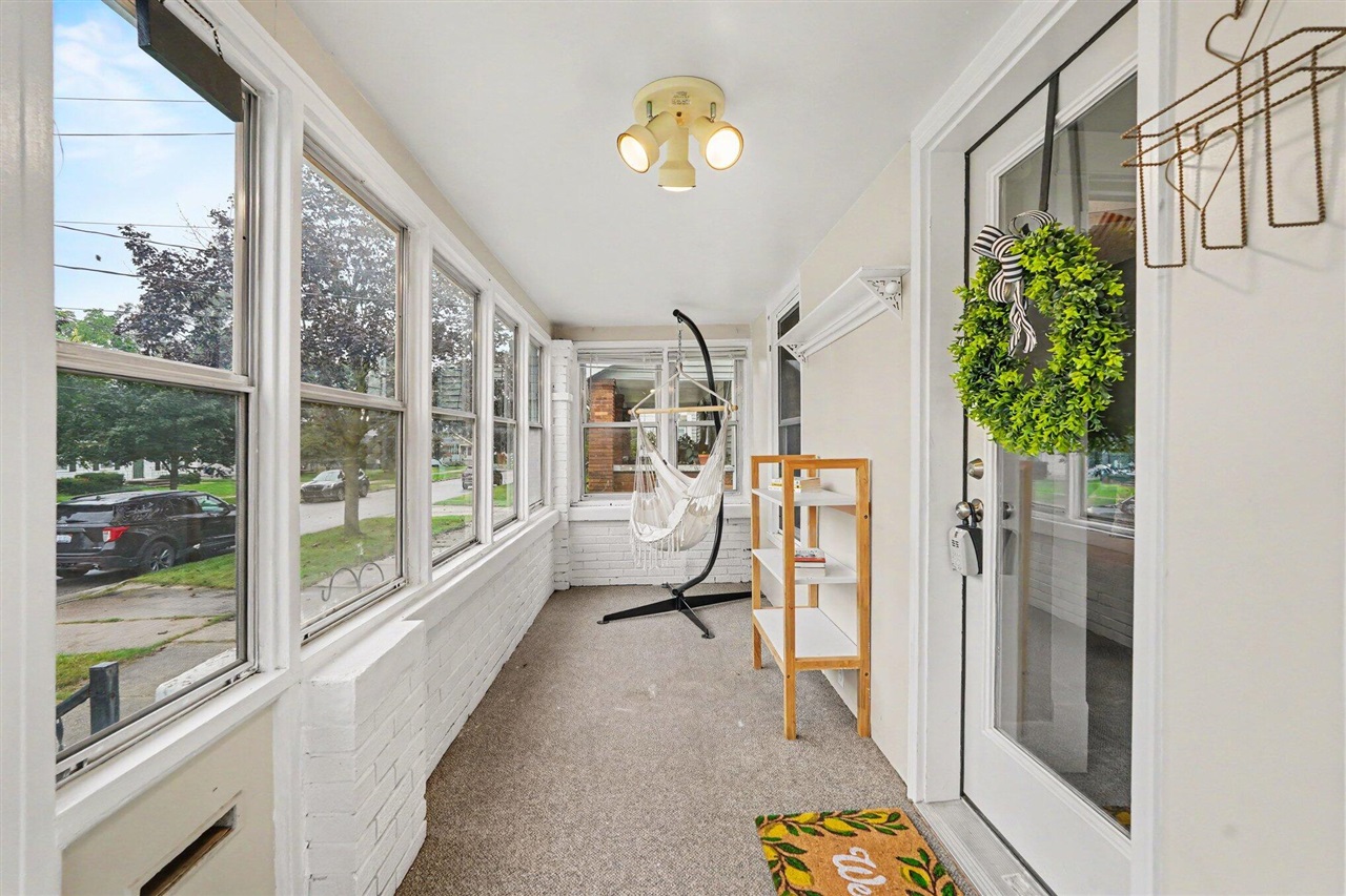 Photo 3 of Single family home for sale at 1537 Powers Ave, Grand Rapids, MI 49504 | MLS# 70559031 | Listing updated on 2026-10-08