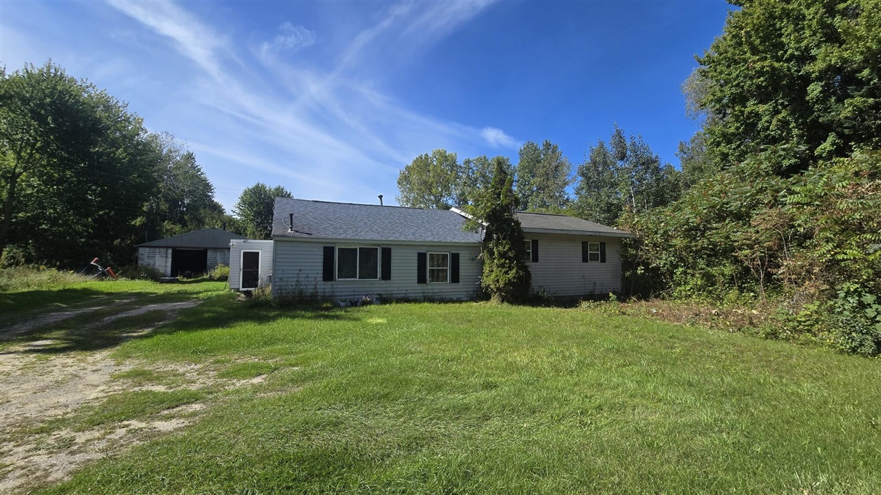 Photo 2 of Sale Pending at 5065 Lorenson Rd, Muskegon, MI 49445 | MLS# 70559034 | Listing updated on 2026-09-23