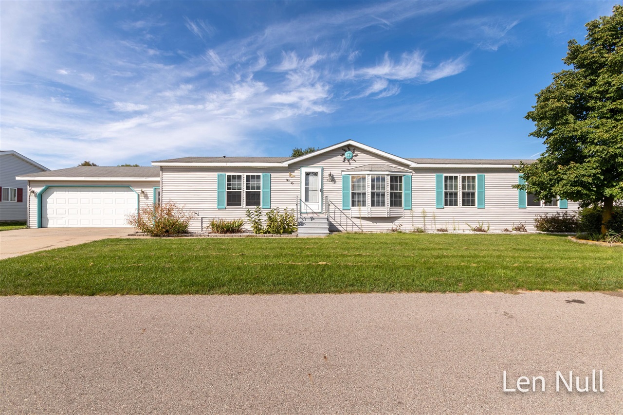 Photo 2 of Single family home for sale at 7529 Curry St, Caledonia, MI 49316 | MLS# 70559040 | Listing updated on 2026-09-17
