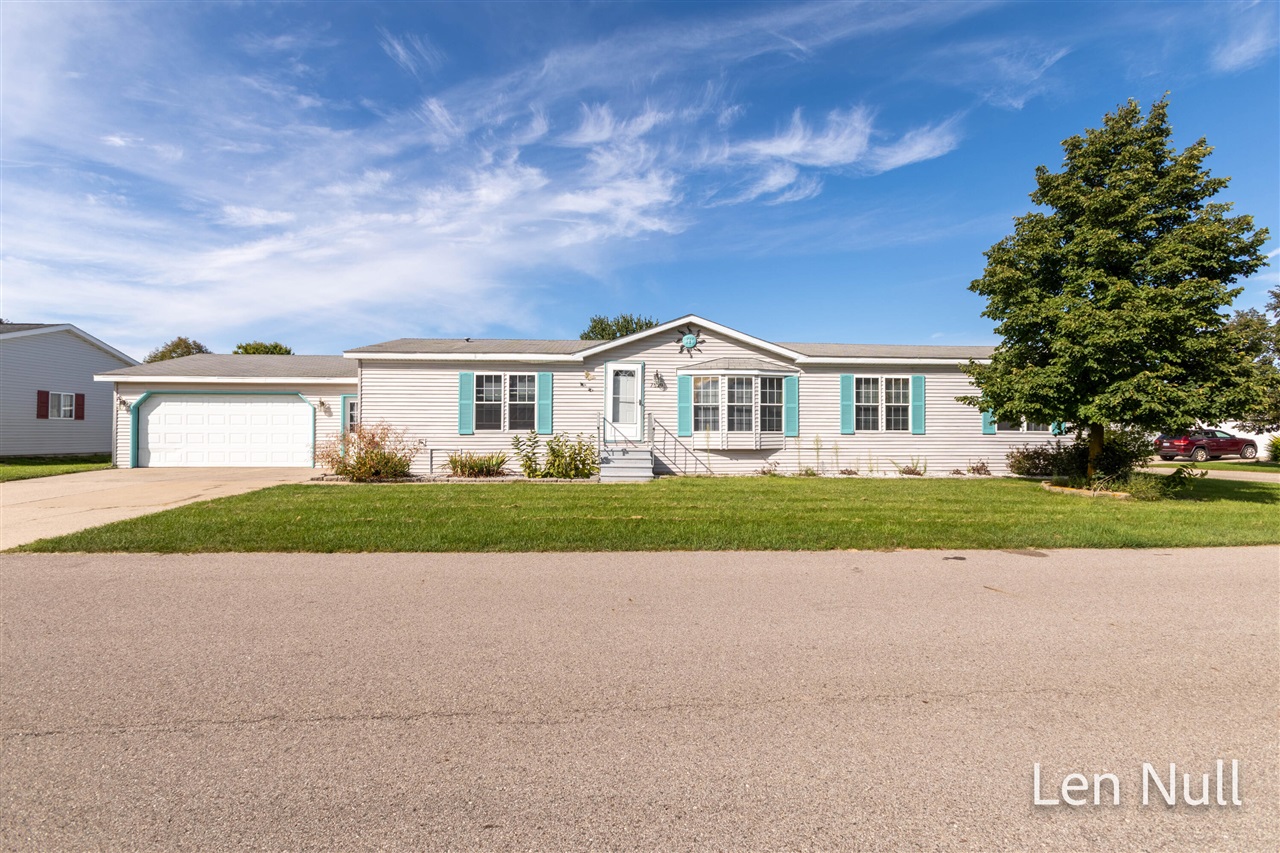 Photo 3 of Single family home for sale at 7529 Curry St, Caledonia, MI 49316 | MLS# 70559040 | Listing updated on 2026-09-17