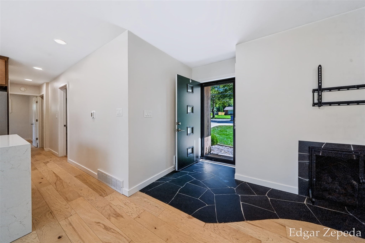 Photo 3 of Single family home for sale at 3439 Kalamazoo Ave, Grand Rapids, MI 49508 | MLS# 70559077 | Listing updated on 2026-09-17